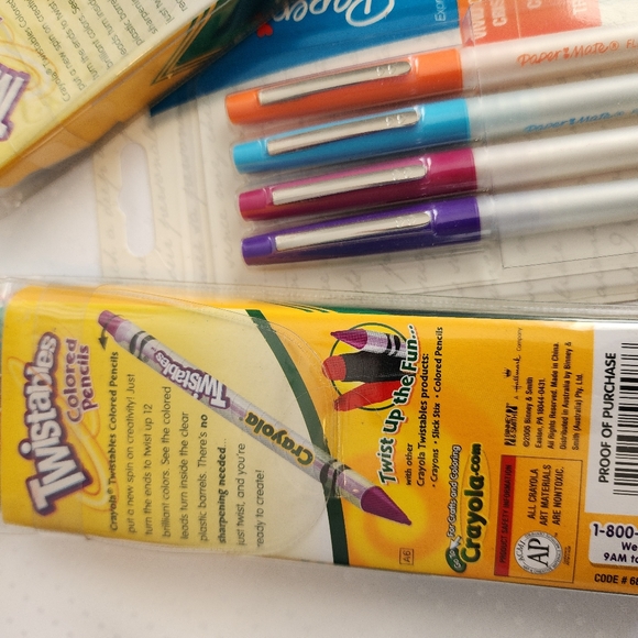 Crayola Twistables & Paper Mate Med Felt Tip Pens - Picture 8 of 9